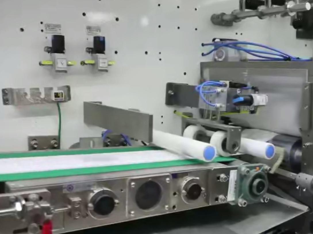 Автоматическая машина для изготовления гигиенических прокладок