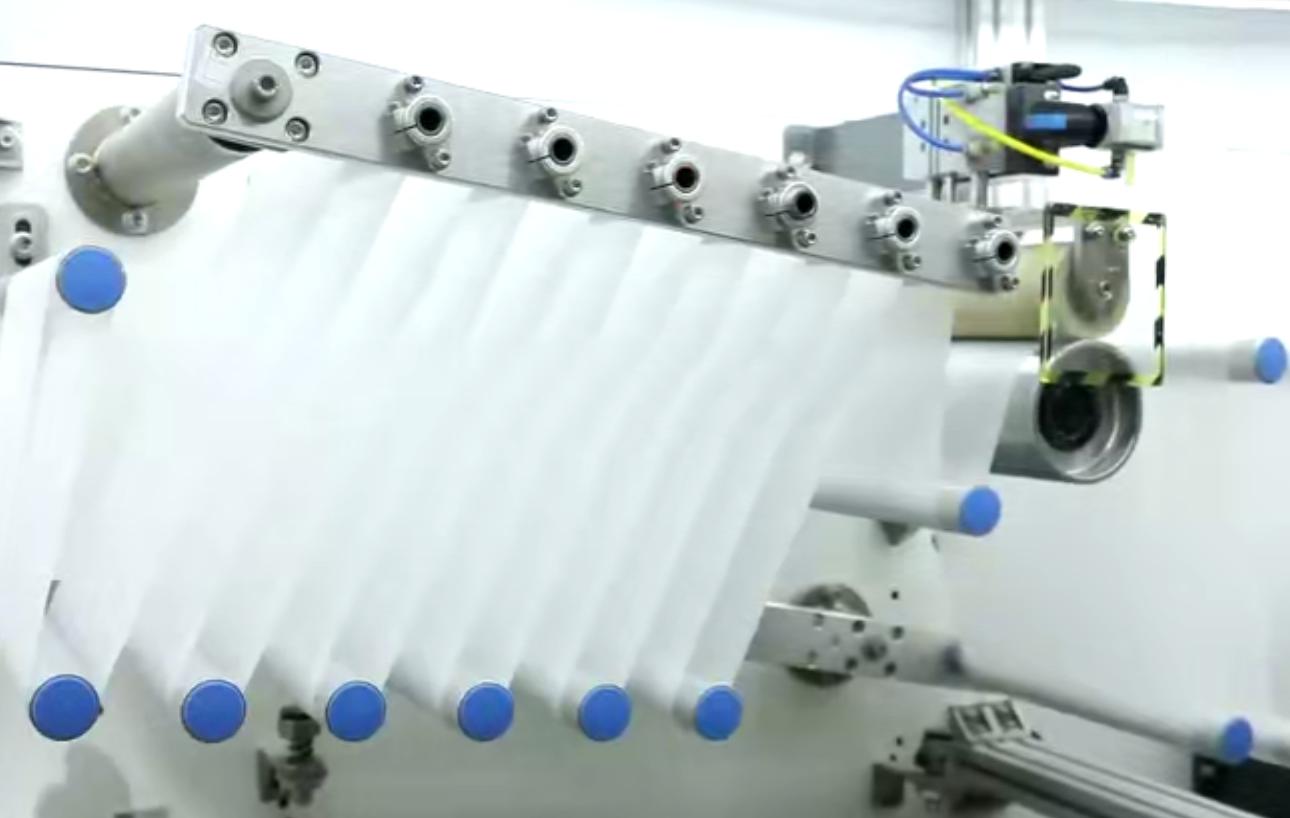 Автоматическая машина для изготовления гигиенических прокладок 